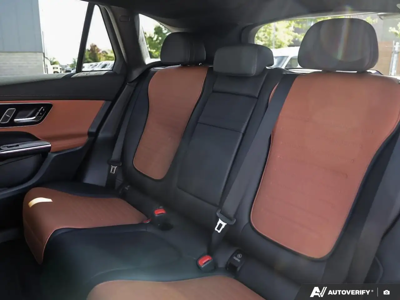 Mercedes-Benz GLC - Image 24