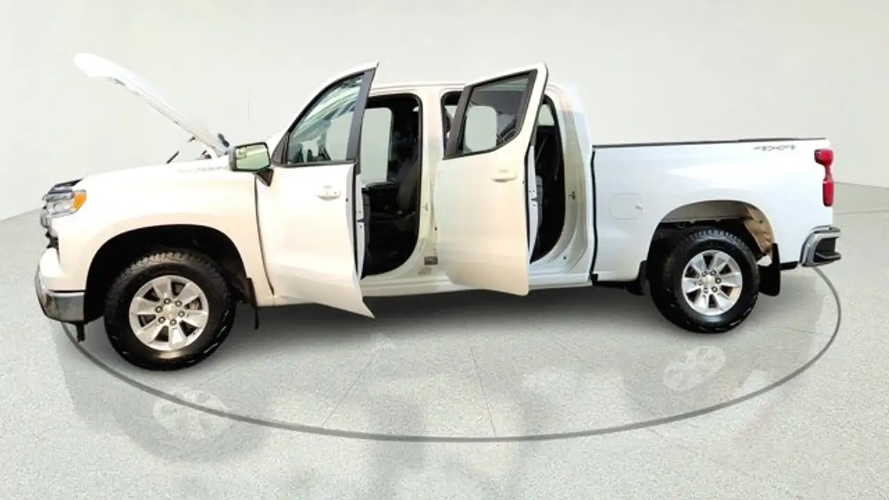 Chevrolet Silverado 1500 - Image 11