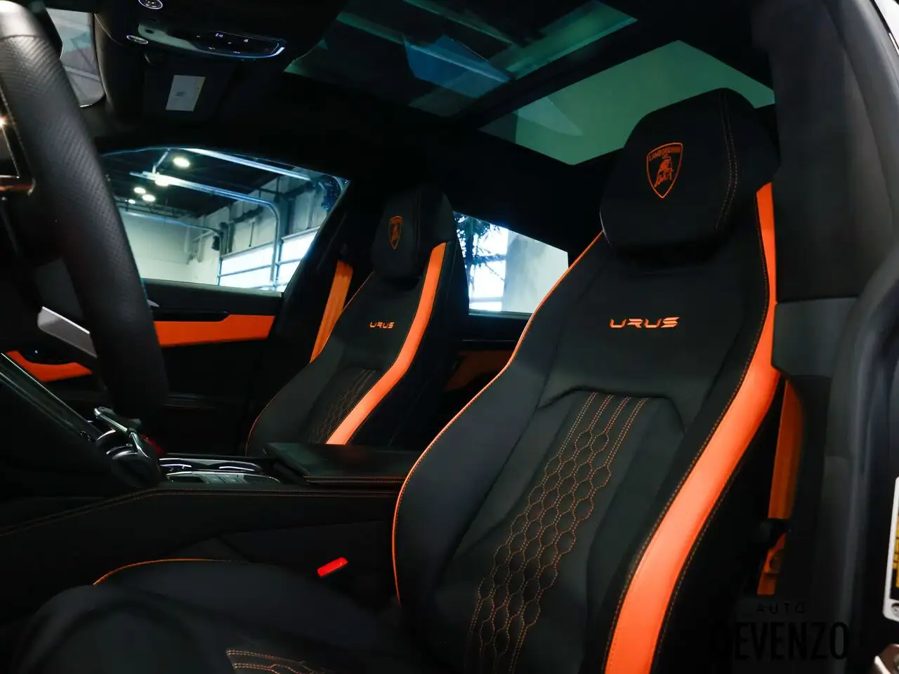 Lamborghini Urus - Image 10