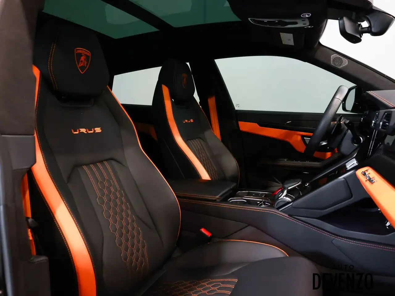 Lamborghini Urus - Image 6