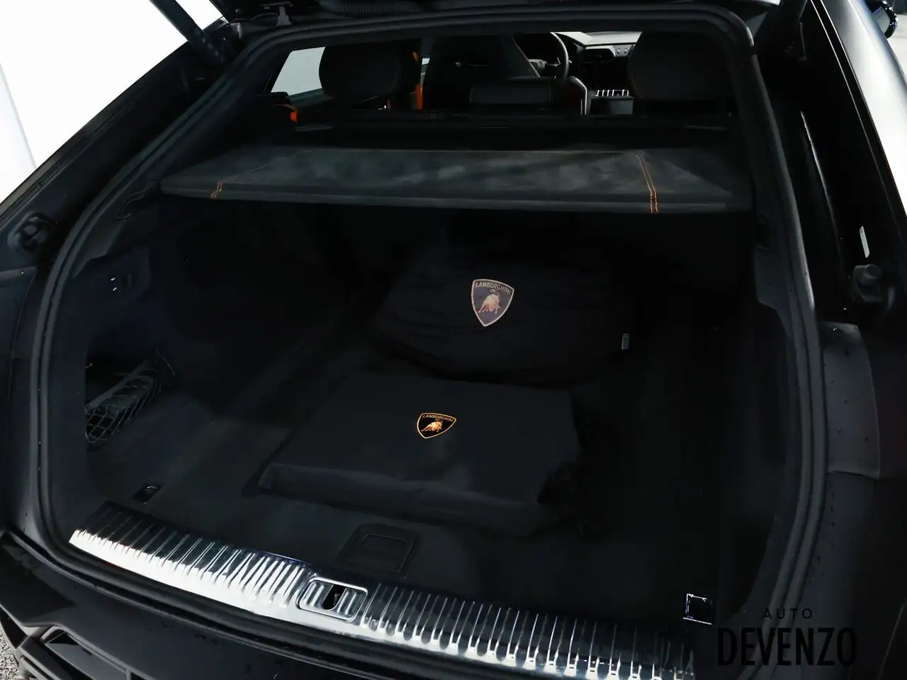 Lamborghini Urus - Image 17