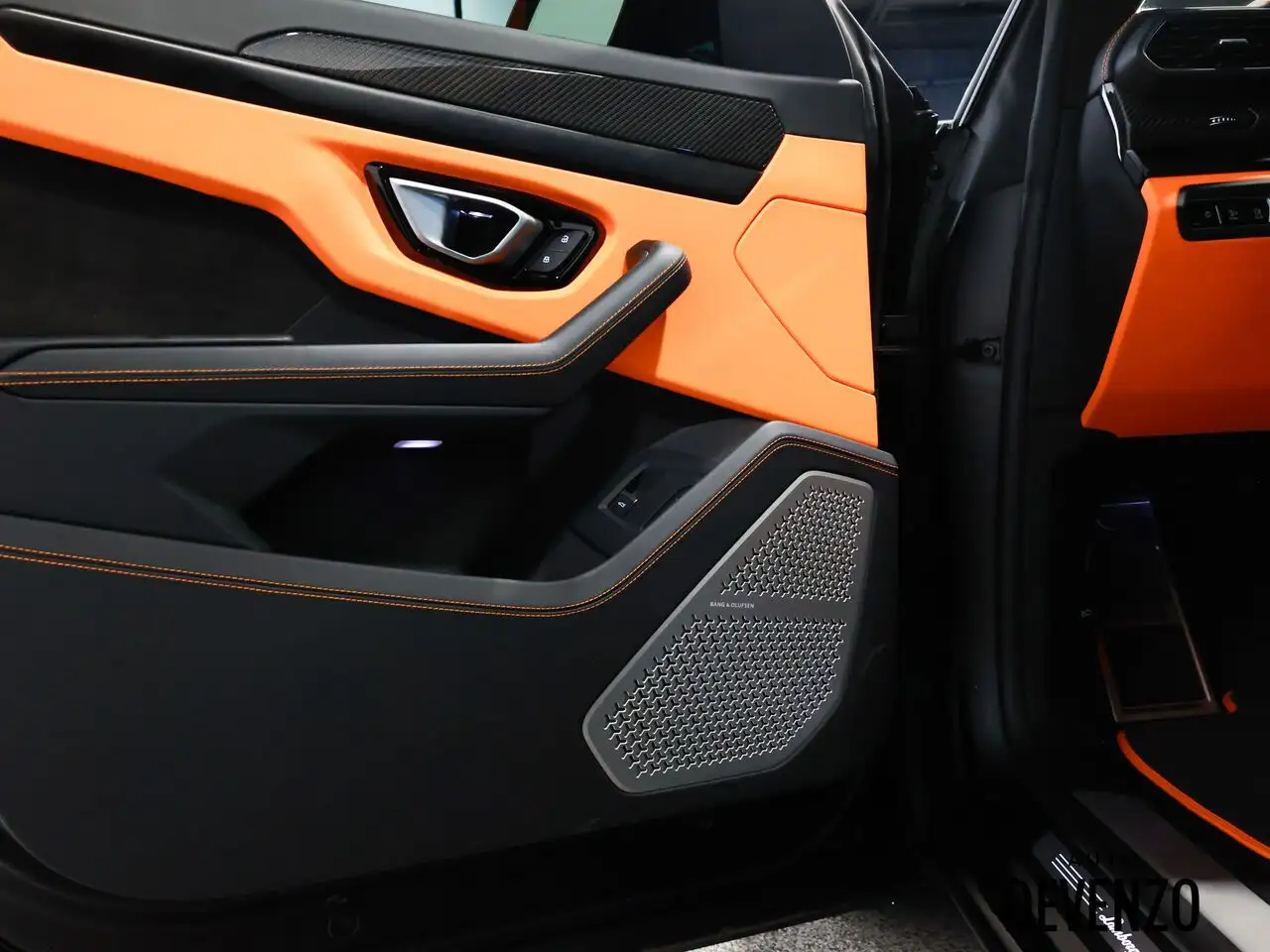 Lamborghini Urus - Image 8