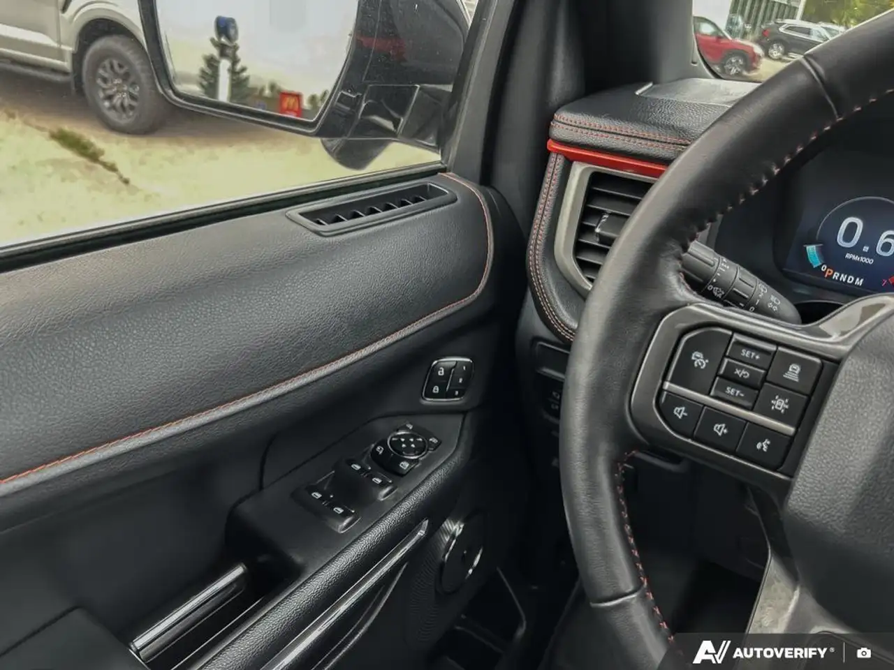 Ford Expedition - Image 17