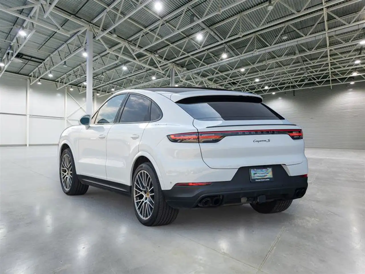 Porsche Cayenne - Image 4