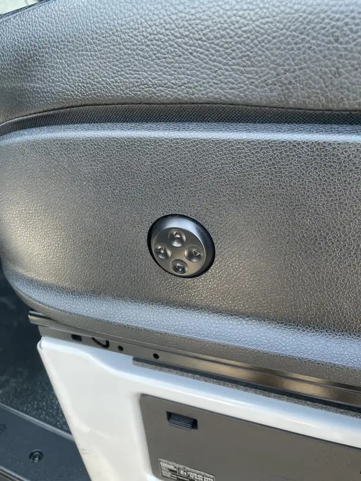 Mercedes-Benz Sprinter - Image 34