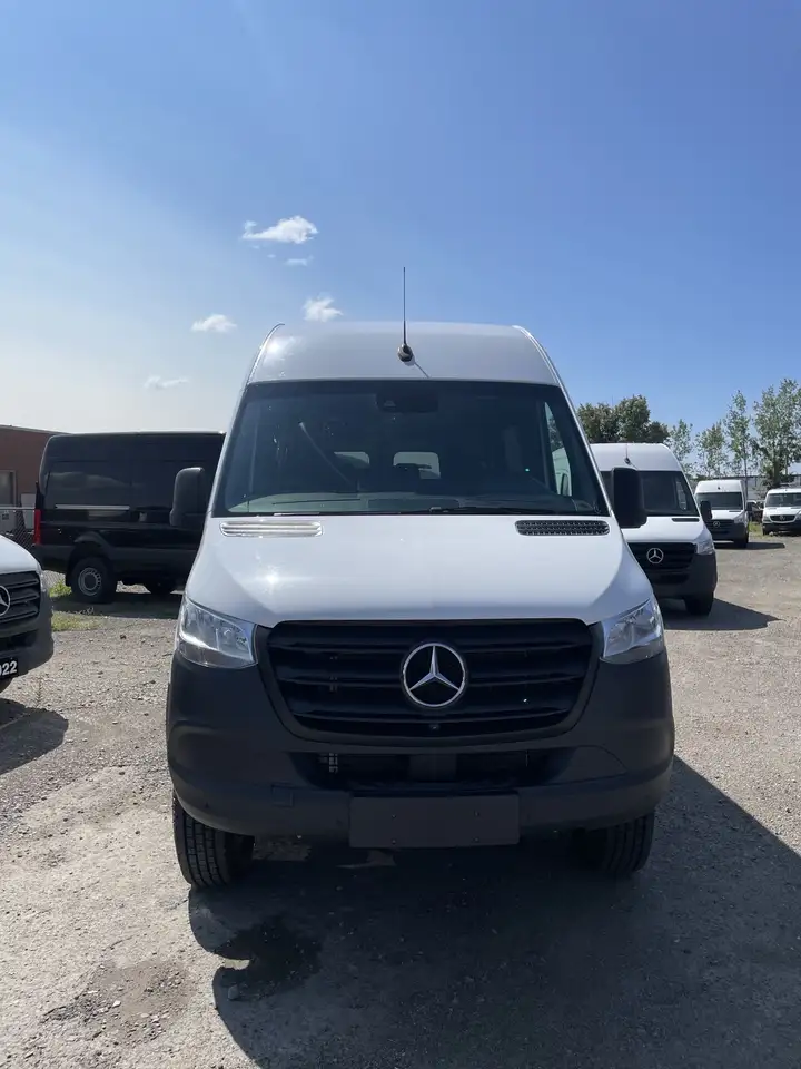 Mercedes-Benz Sprinter - Image 30