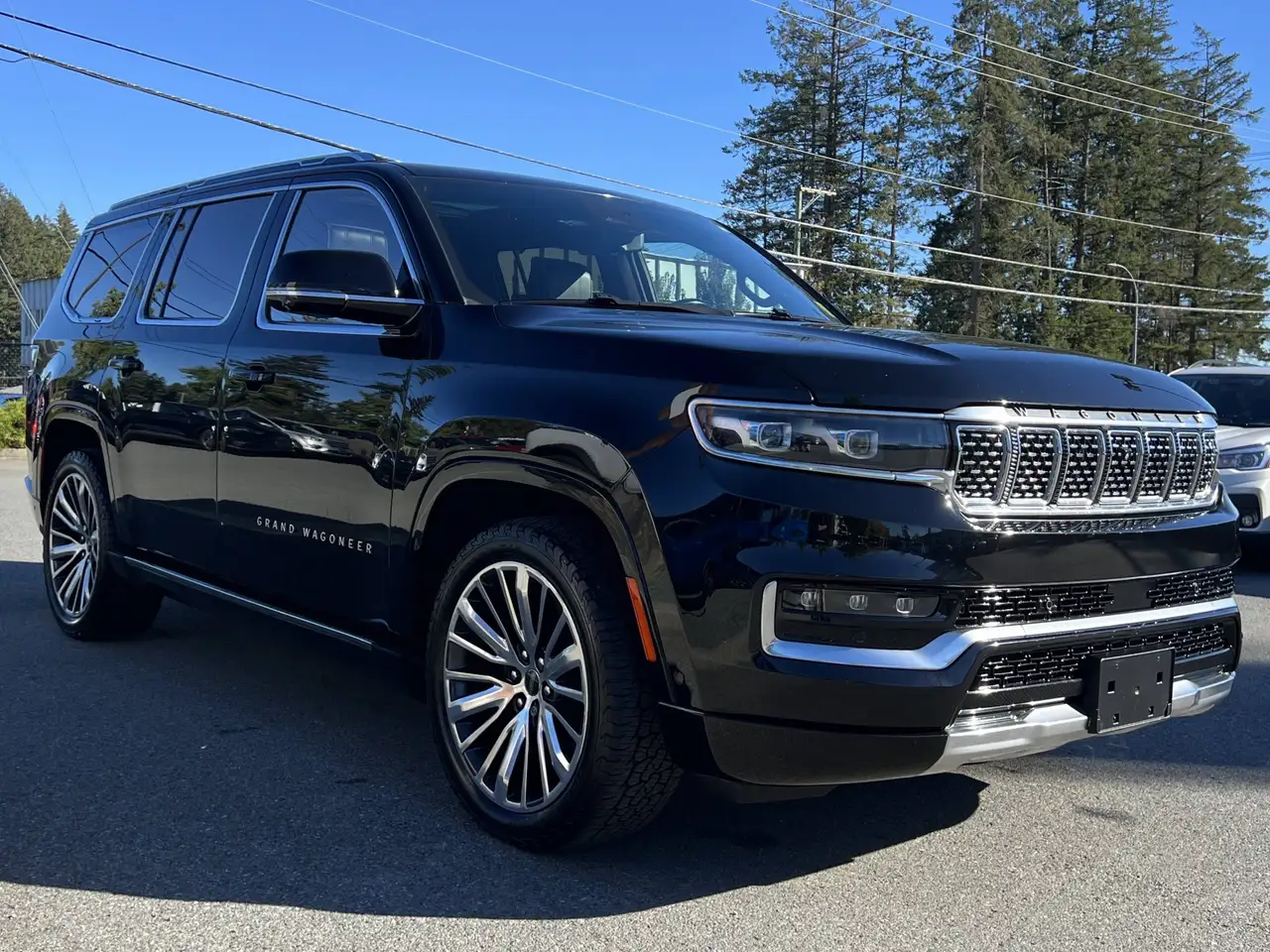 Jeep Grand Wagoneer - Image 9