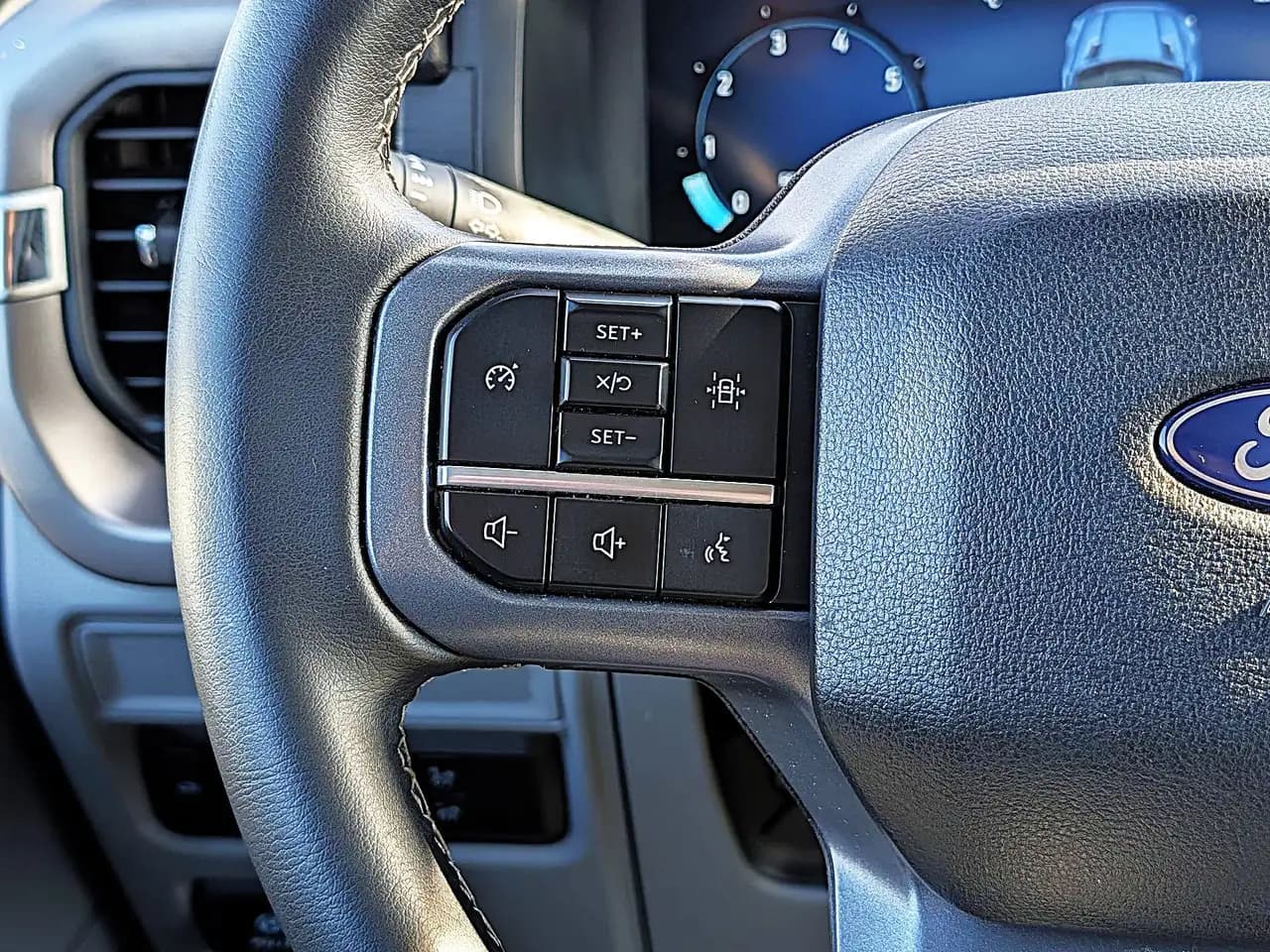 Ford F-150 - Image 18