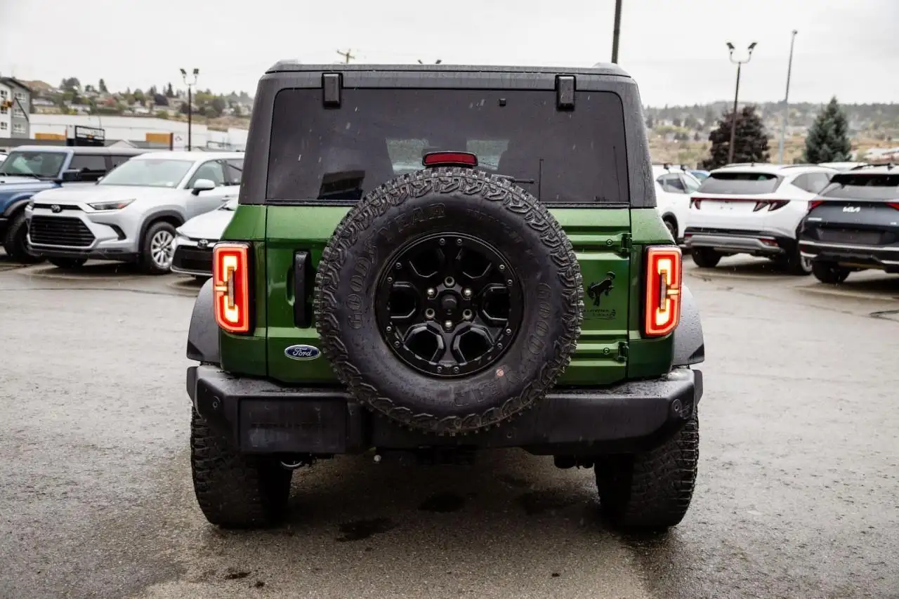 Ford Bronco - Image 8