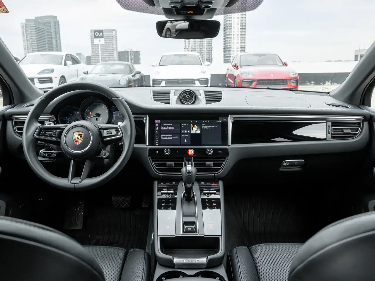 Porsche Macan - Image 35