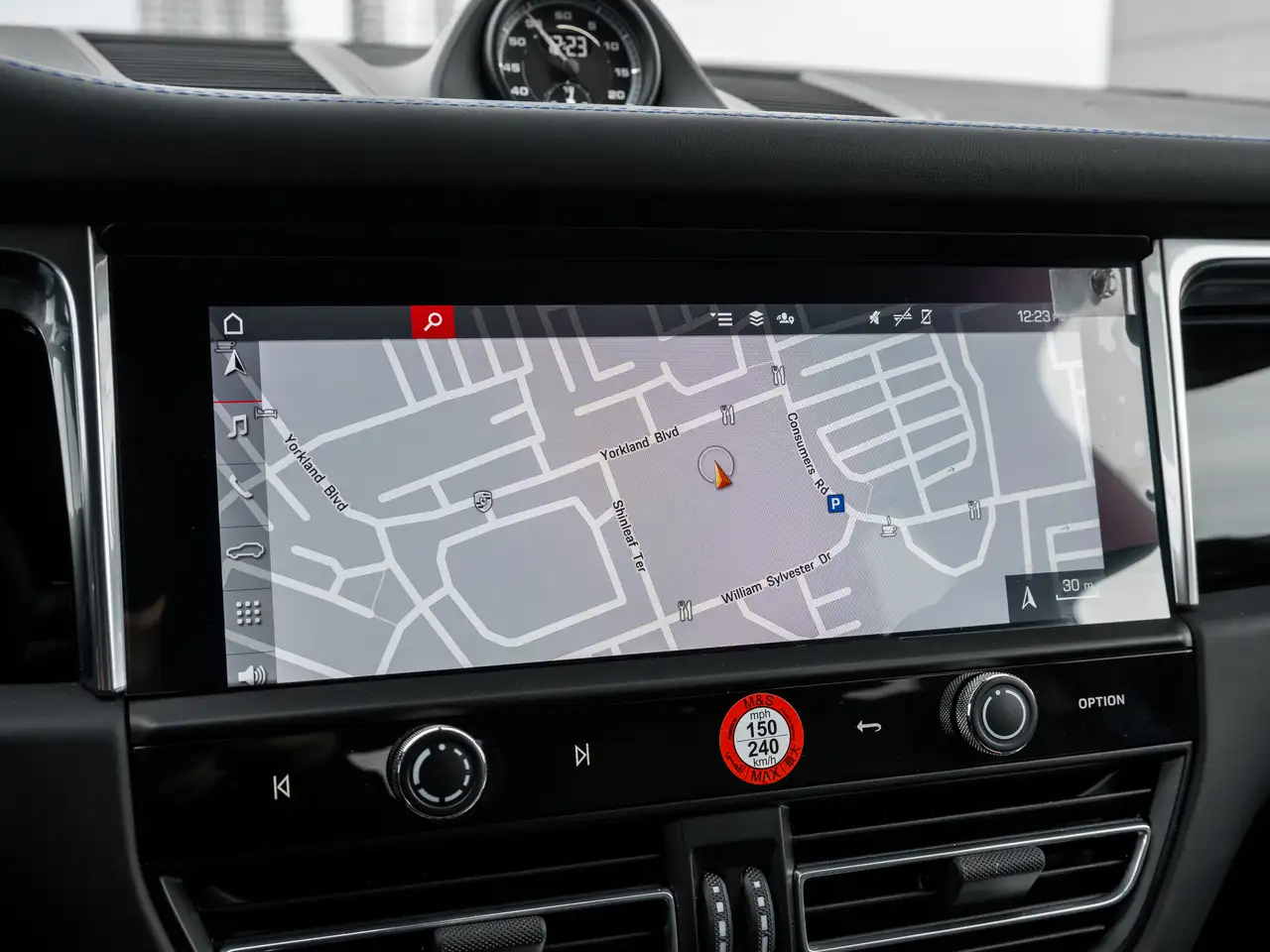 Porsche Macan - Image 17