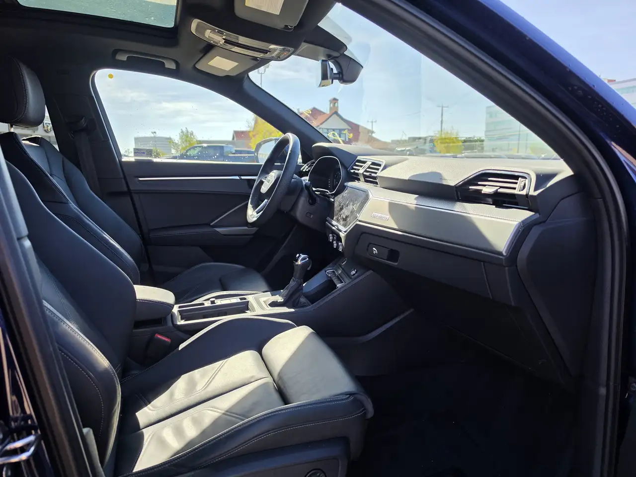 Audi Q3 - Image 22