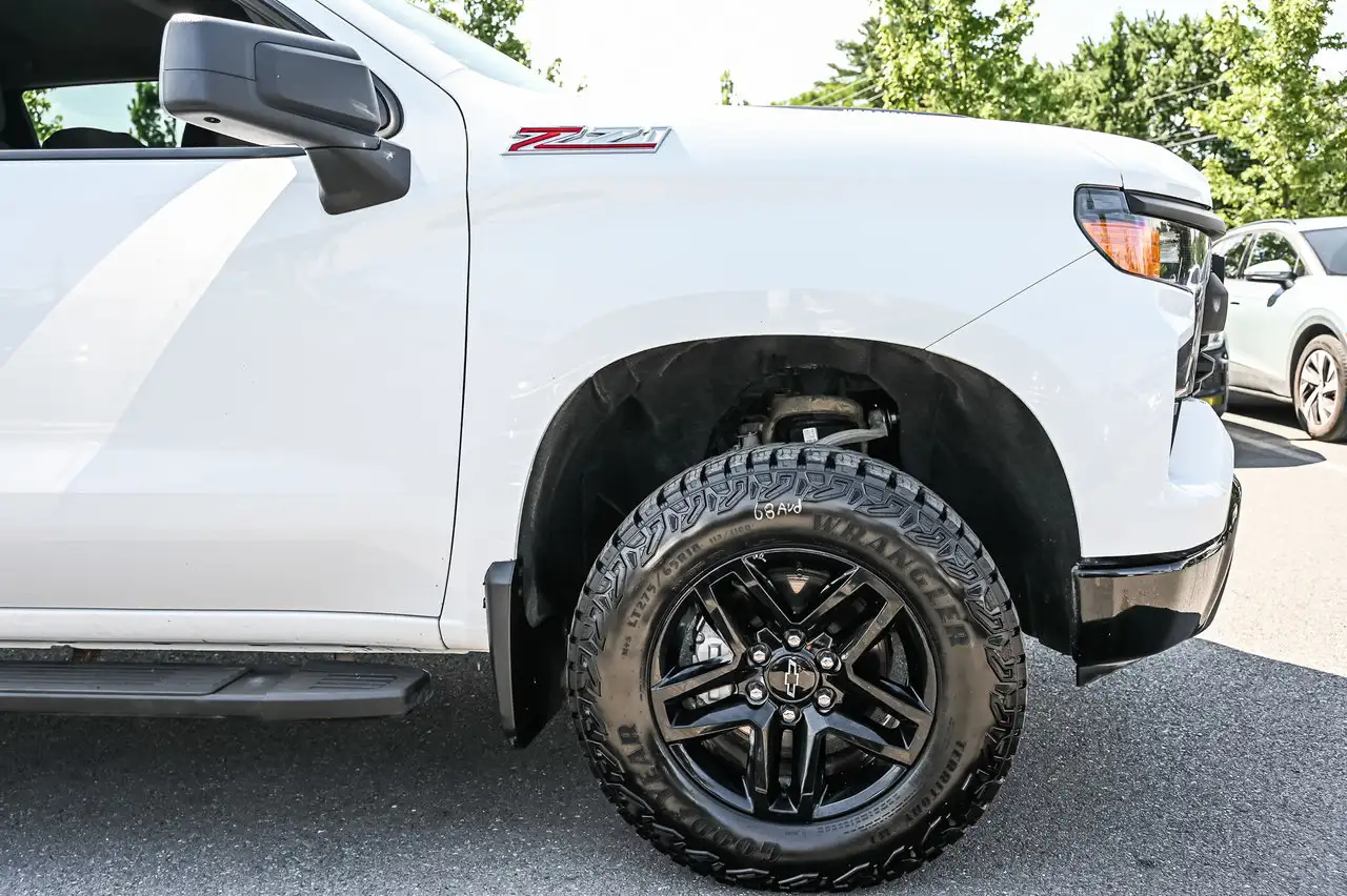 Chevrolet Silverado 1500 - Image 13
