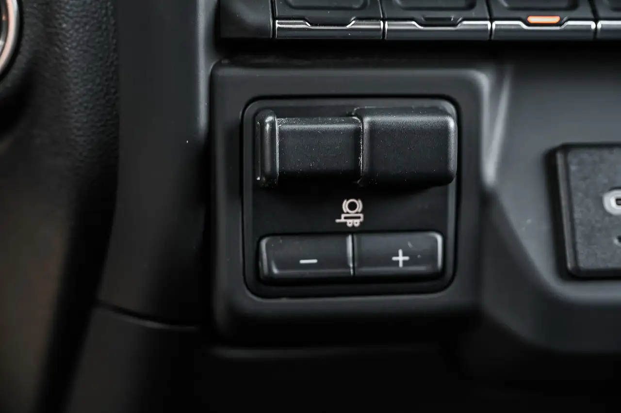 Chevrolet Silverado 1500 - Image 27