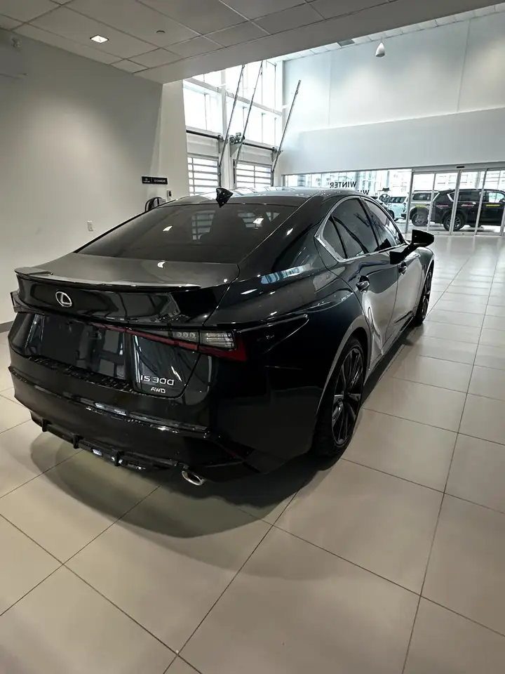 Lexus IS - Image 3