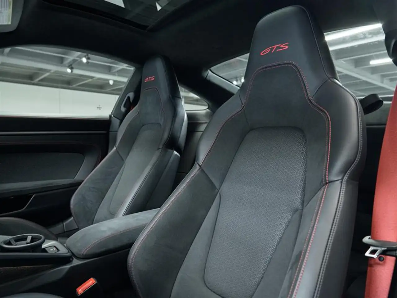 Porsche 911 - Image 21
