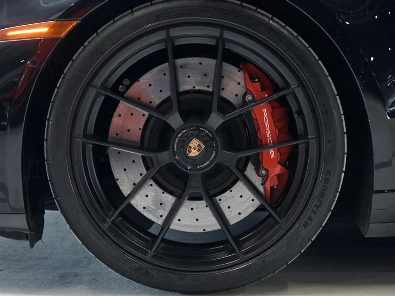 Porsche 911 - Image 7