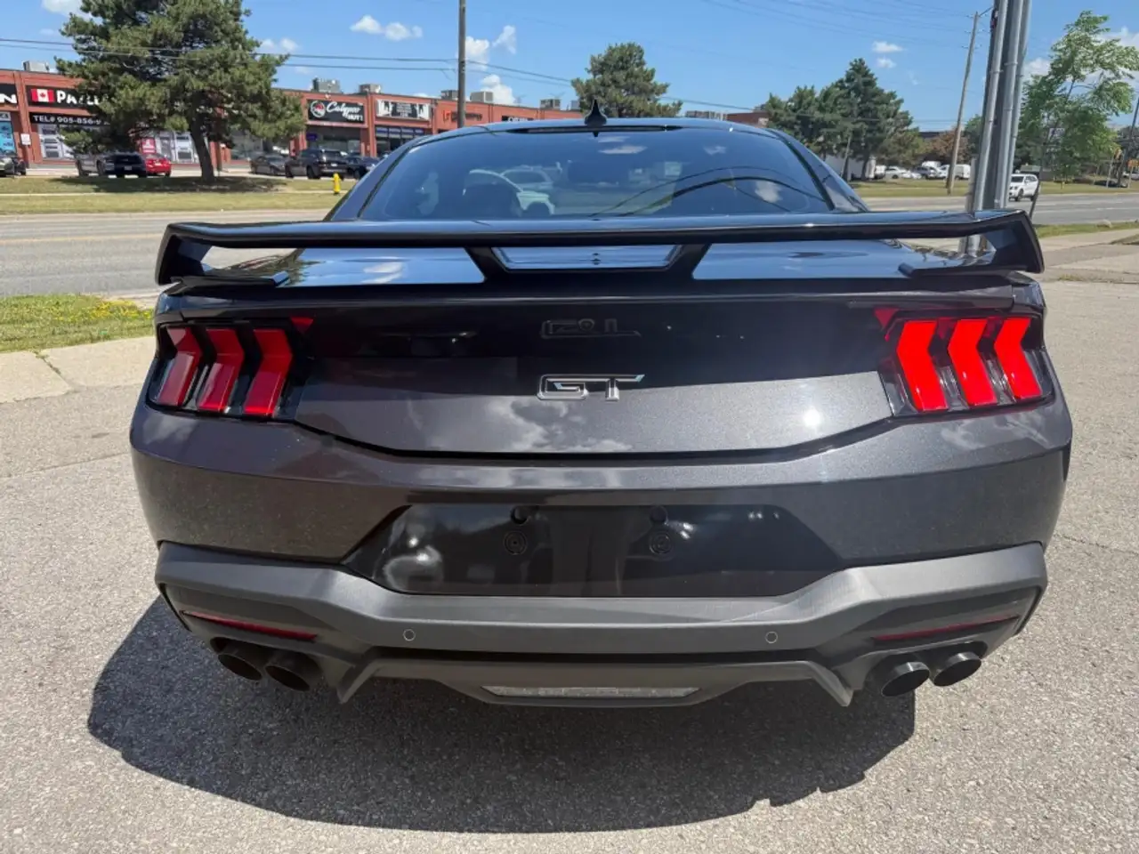 Ford Mustang - Image 8