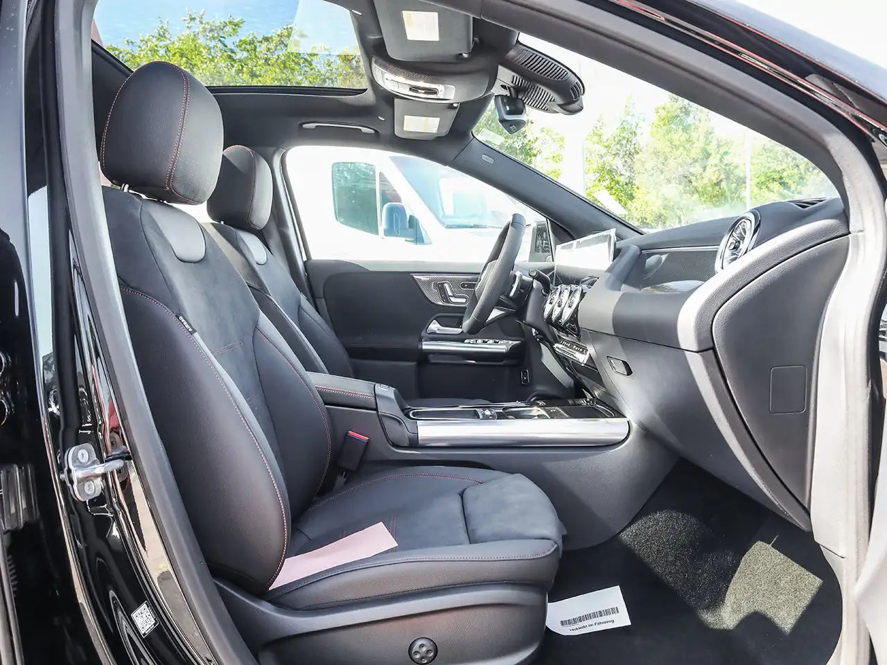 Mercedes-Benz GLA - Image 15