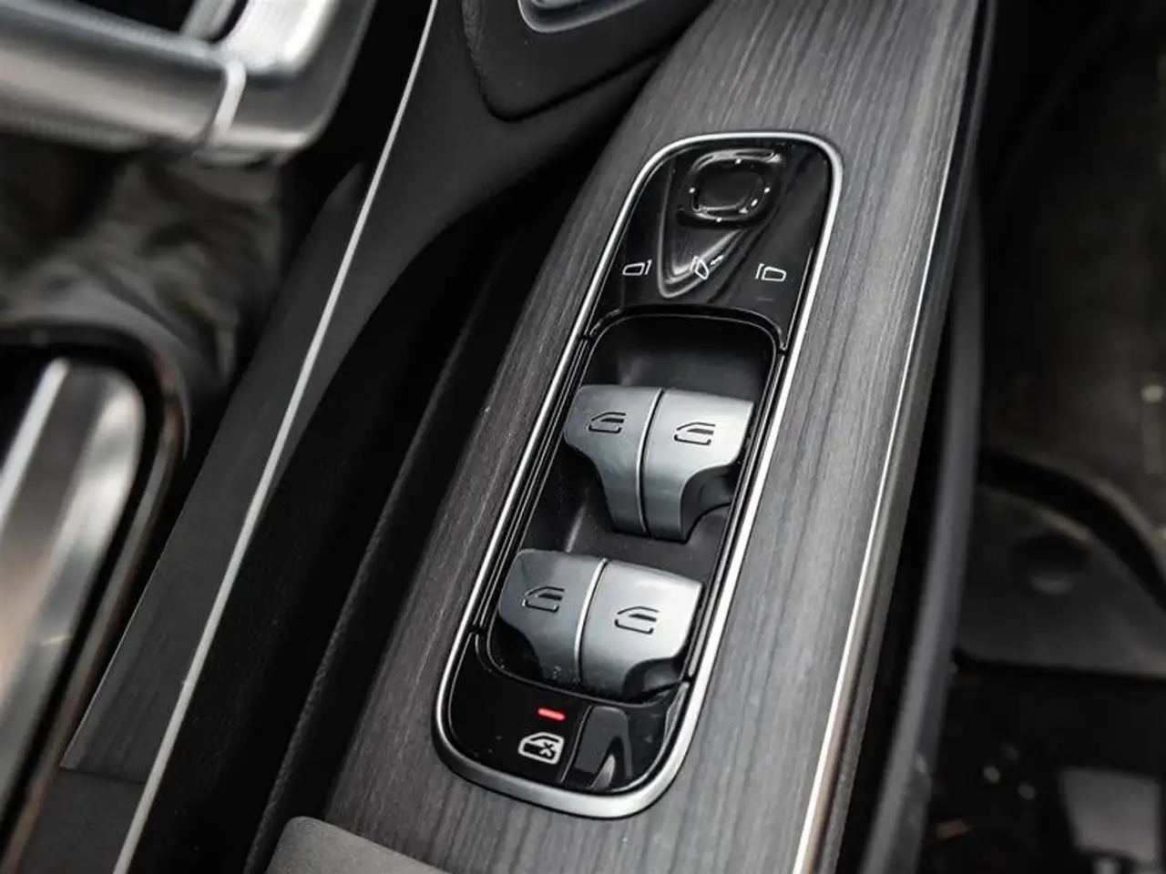 Mercedes-Benz EQS - Image 20