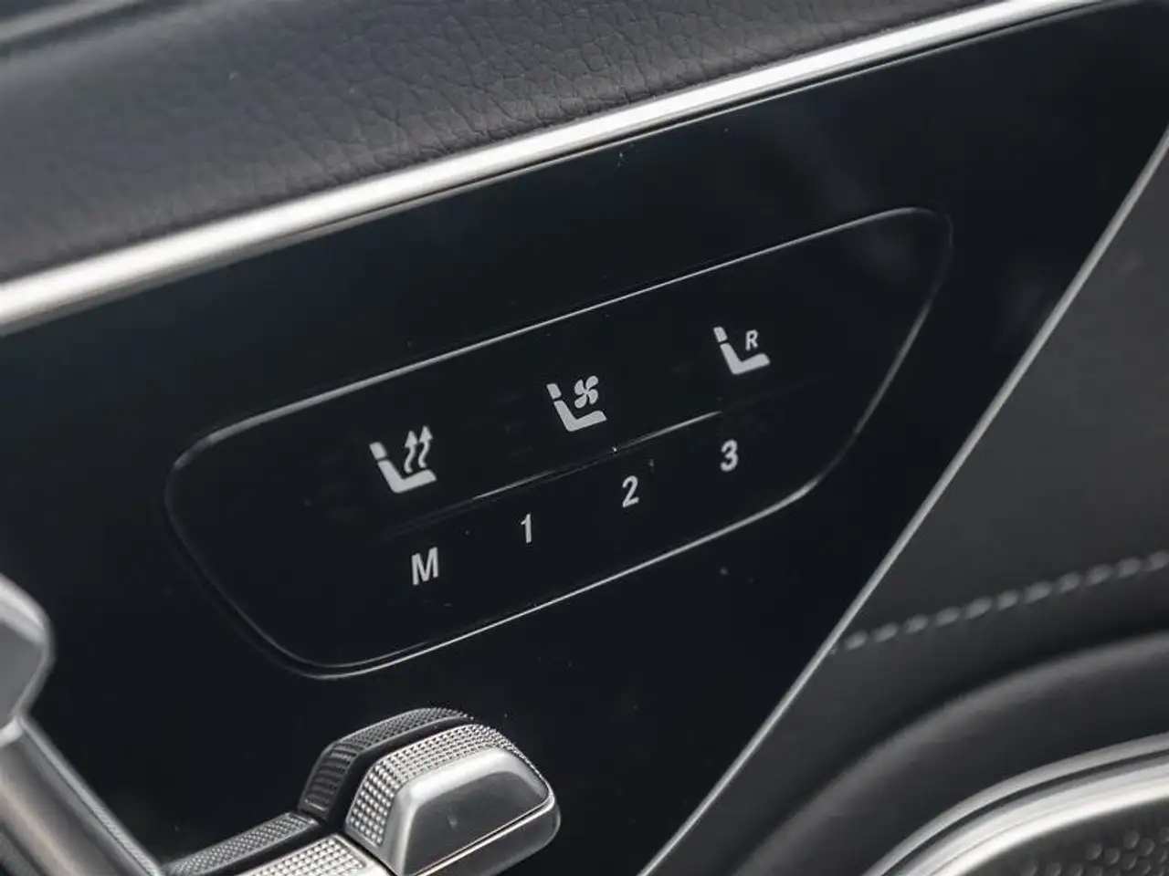Mercedes-Benz EQS - Image 23