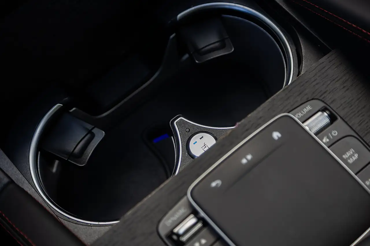 Mercedes-Benz GLE - Image 24