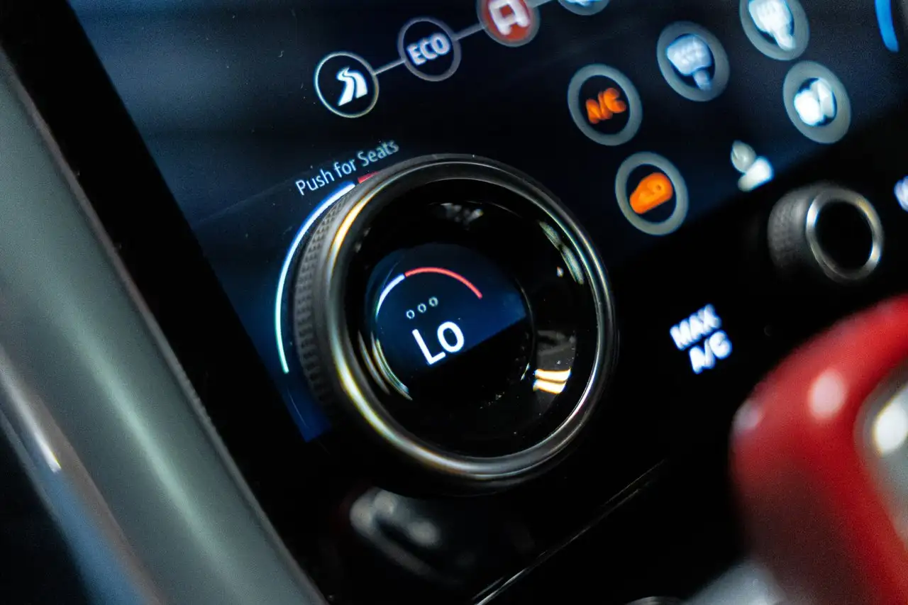 Land Rover Range Rover Sport - Image 18