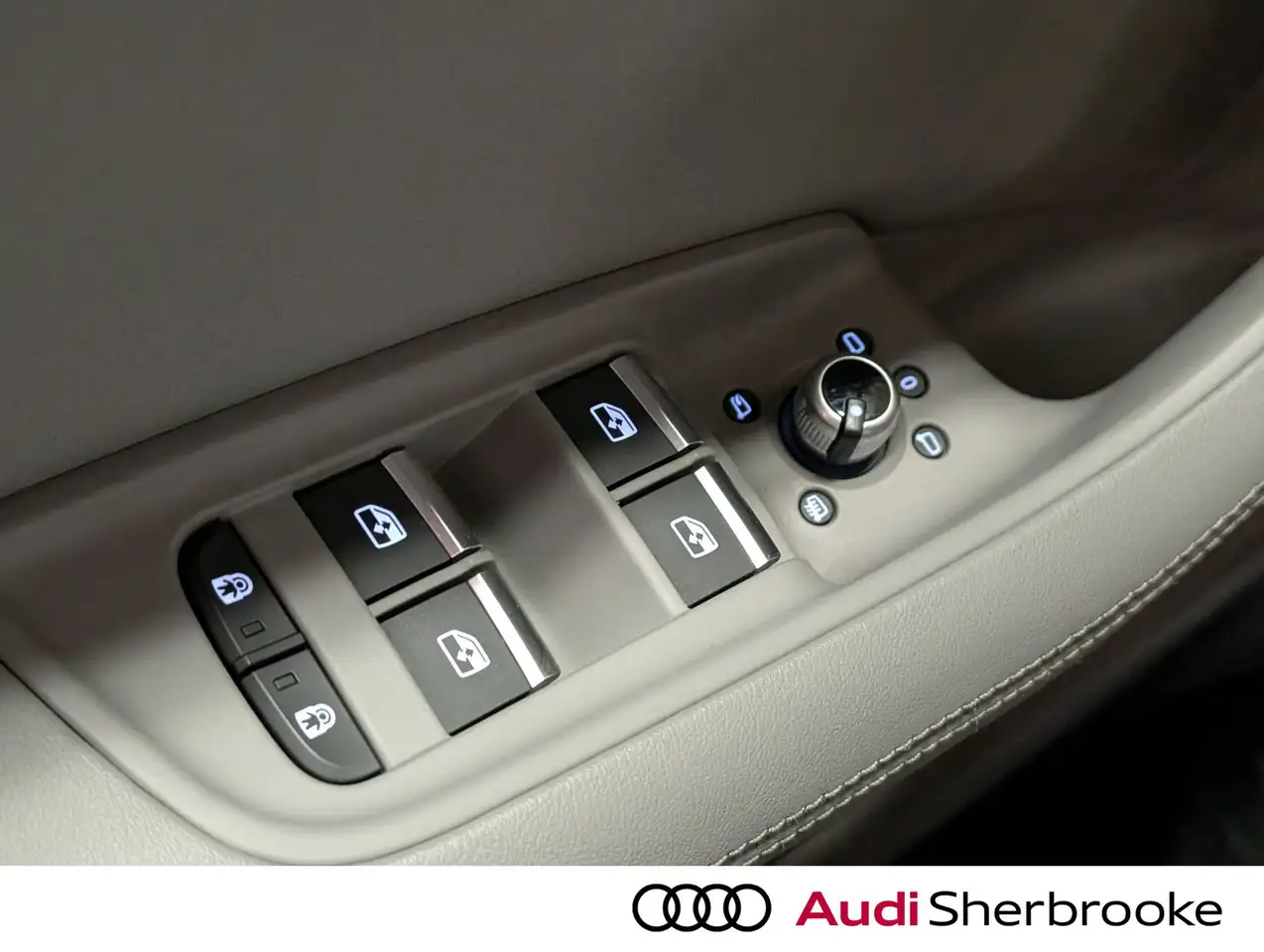 Audi Q7 - Image 23
