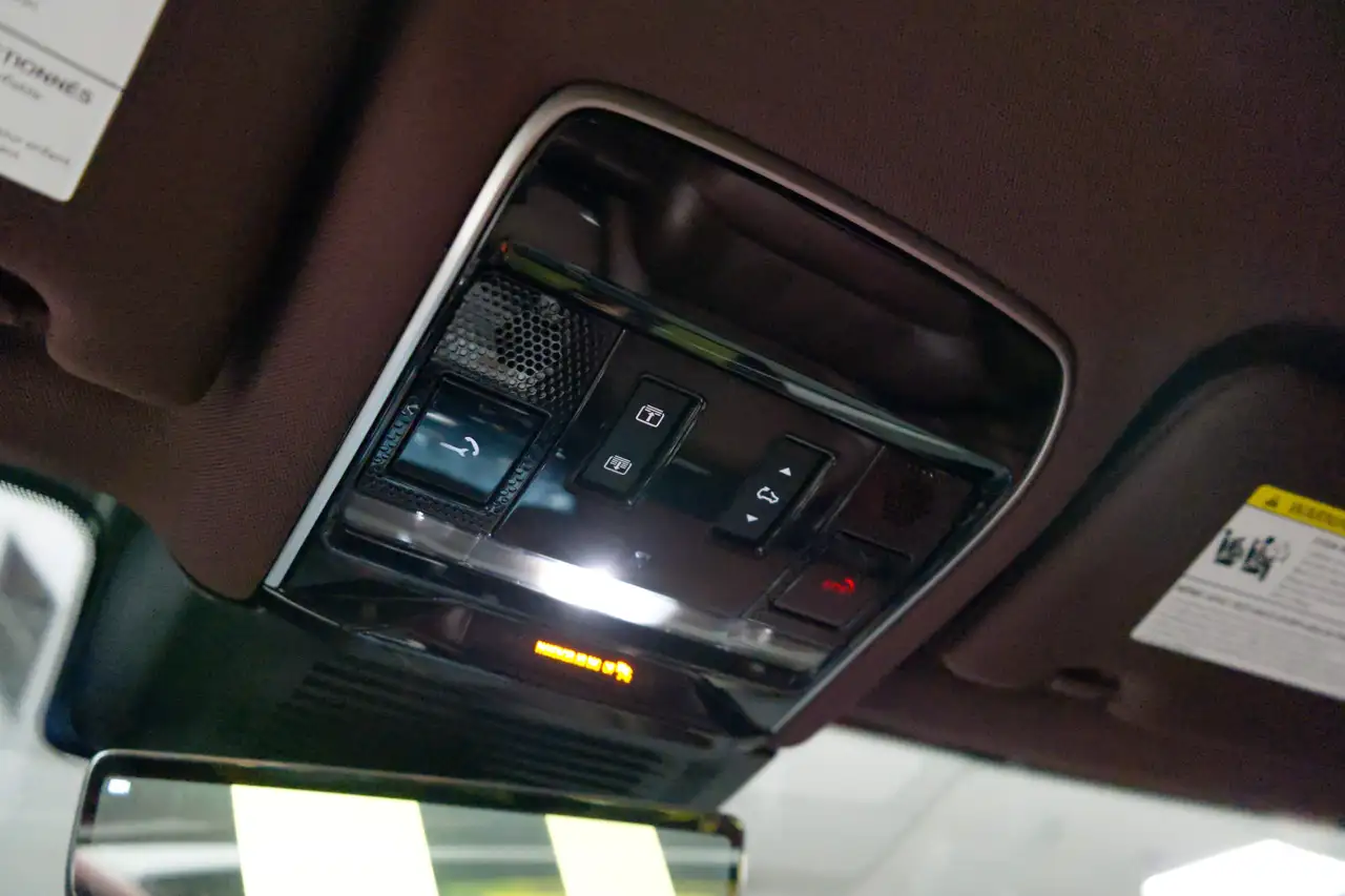 Land Rover Range Rover - Image 20