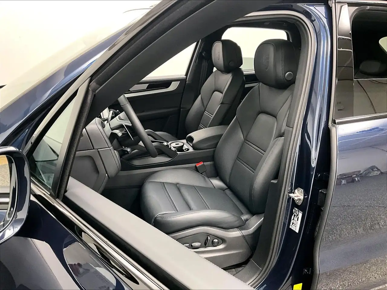 Porsche Cayenne - Image 12