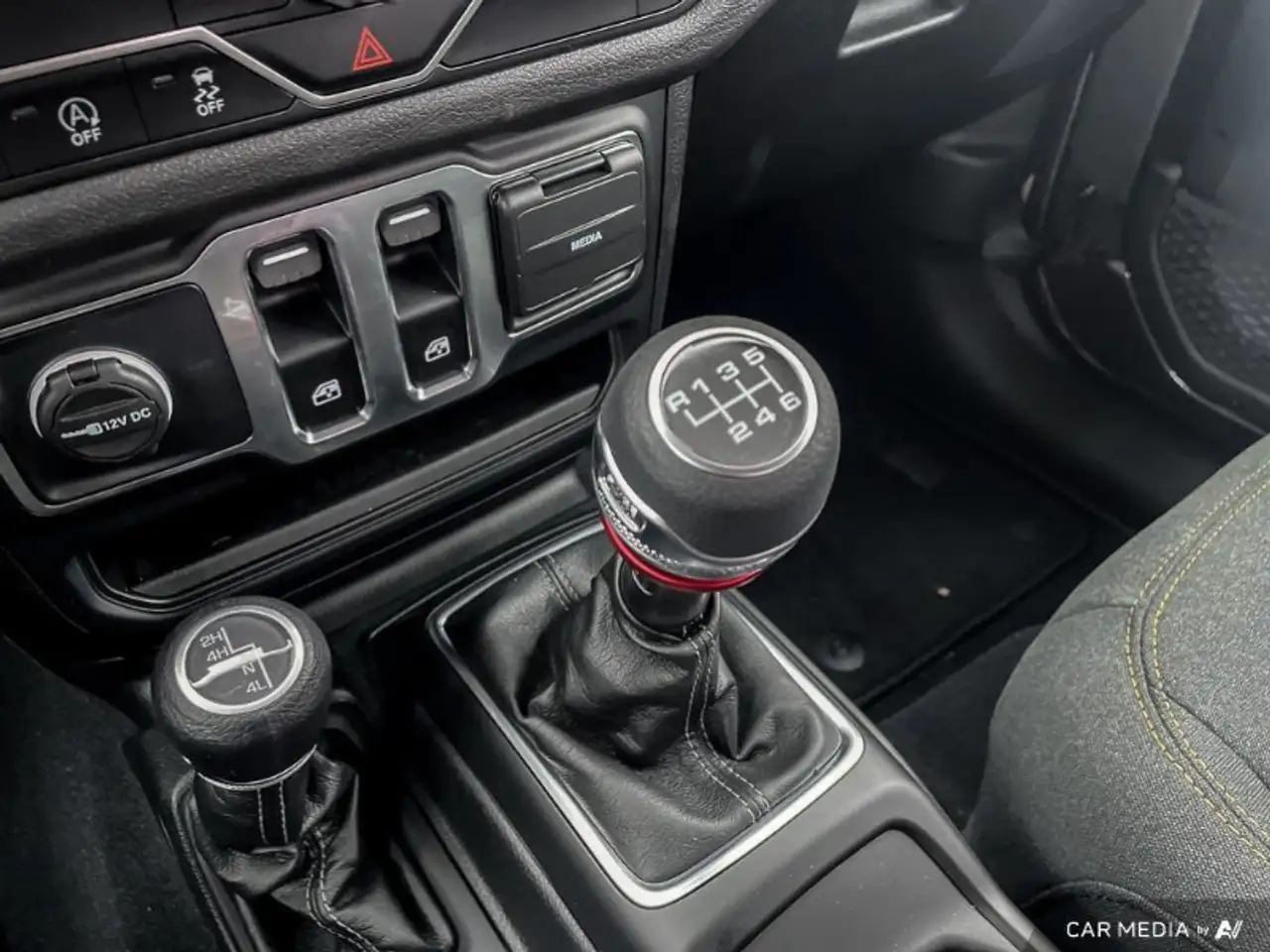 Jeep Wrangler - Image 14