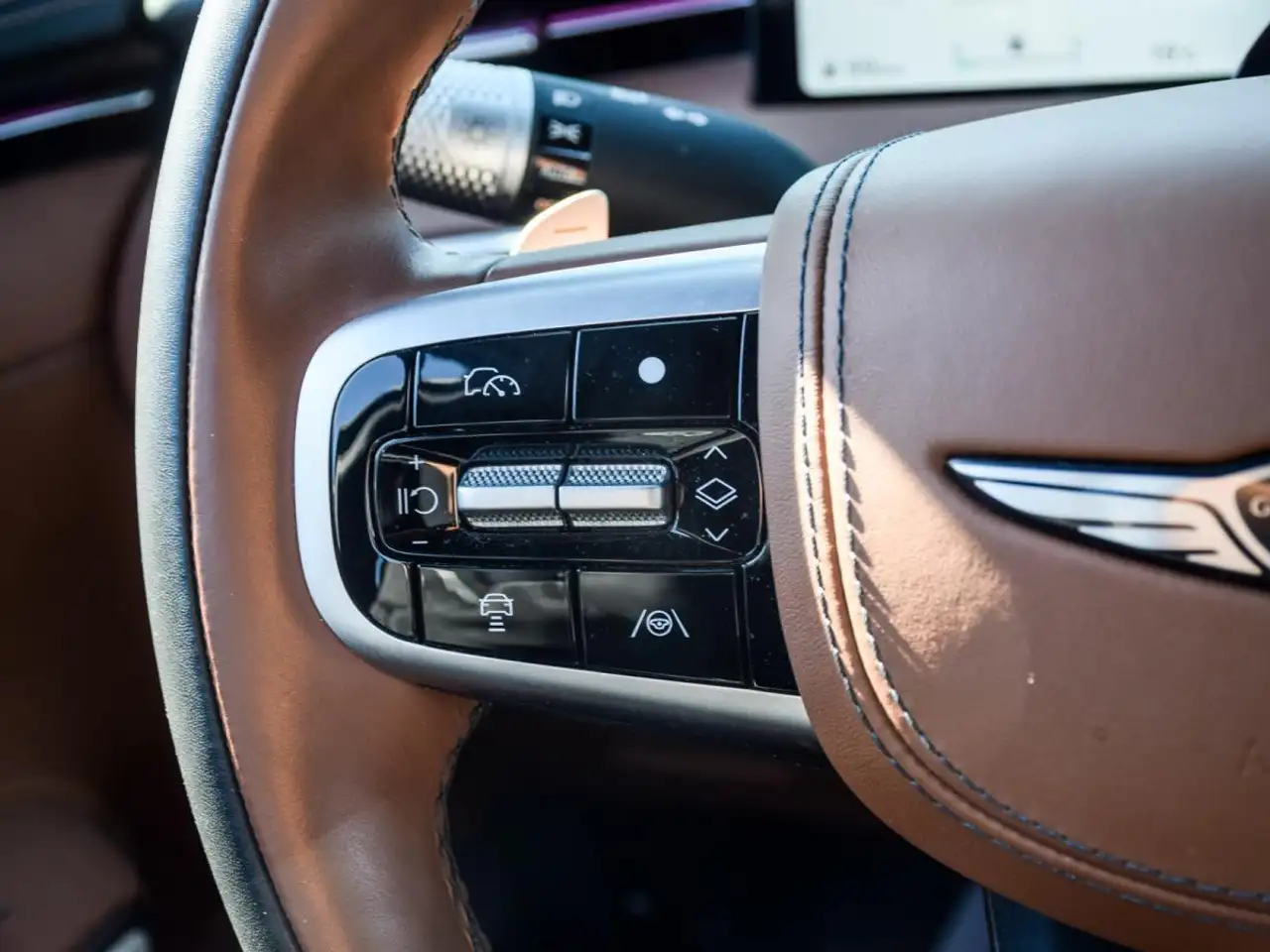 Genesis GV70 - Image 23