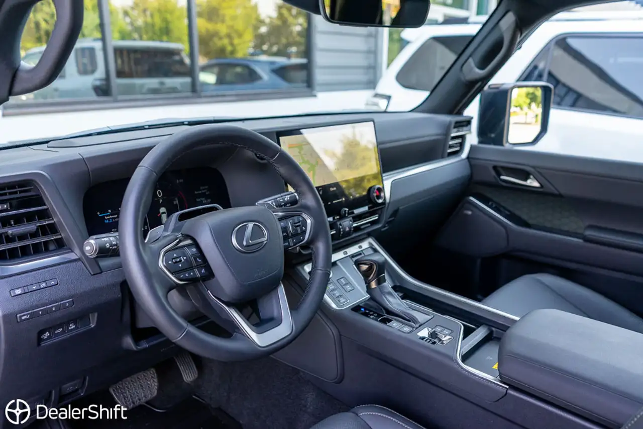Lexus GX 550 - Image 9