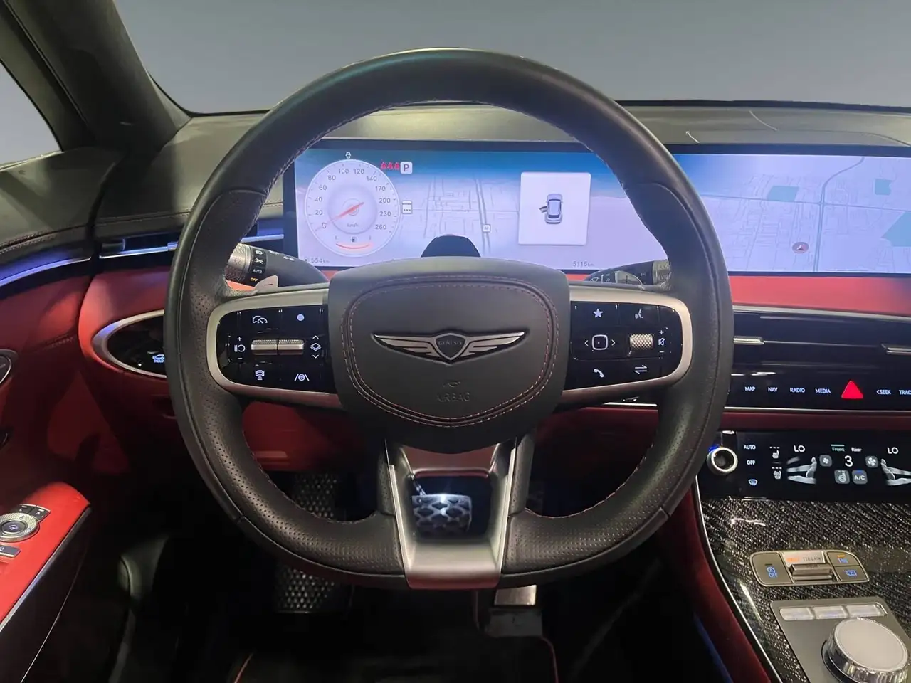 Genesis GV70 - Image 14