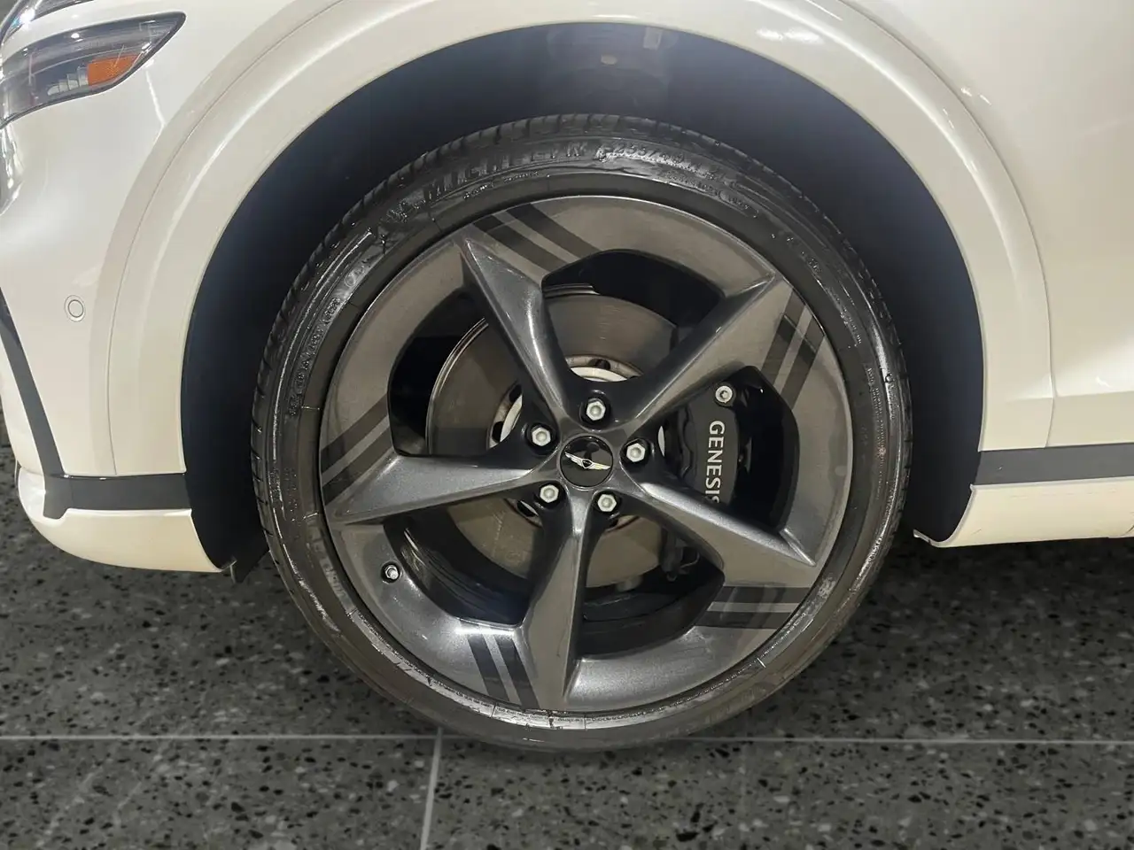 Genesis GV70 - Image 18