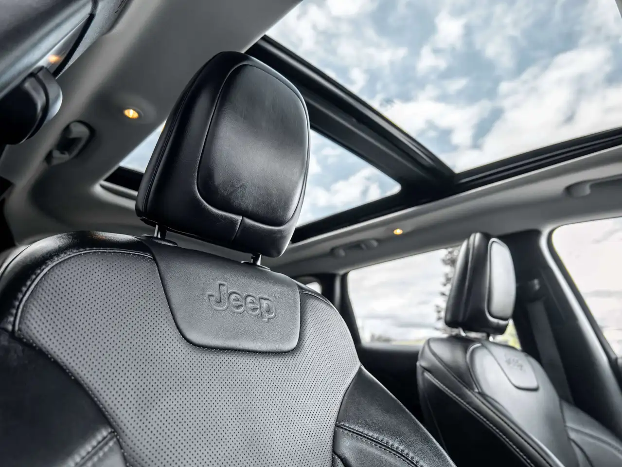 Jeep Cherokee - Image 31