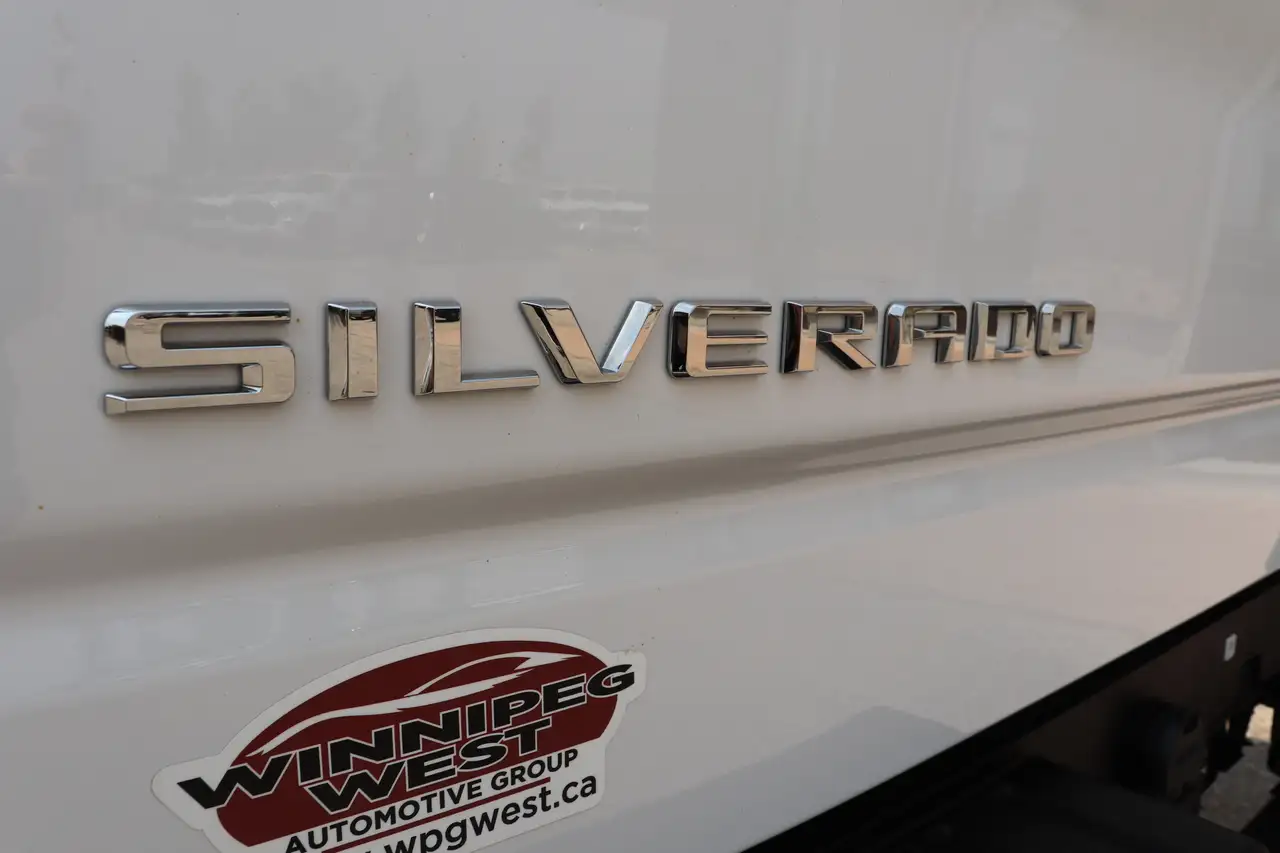 Chevrolet Silverado 1500 - Image 44