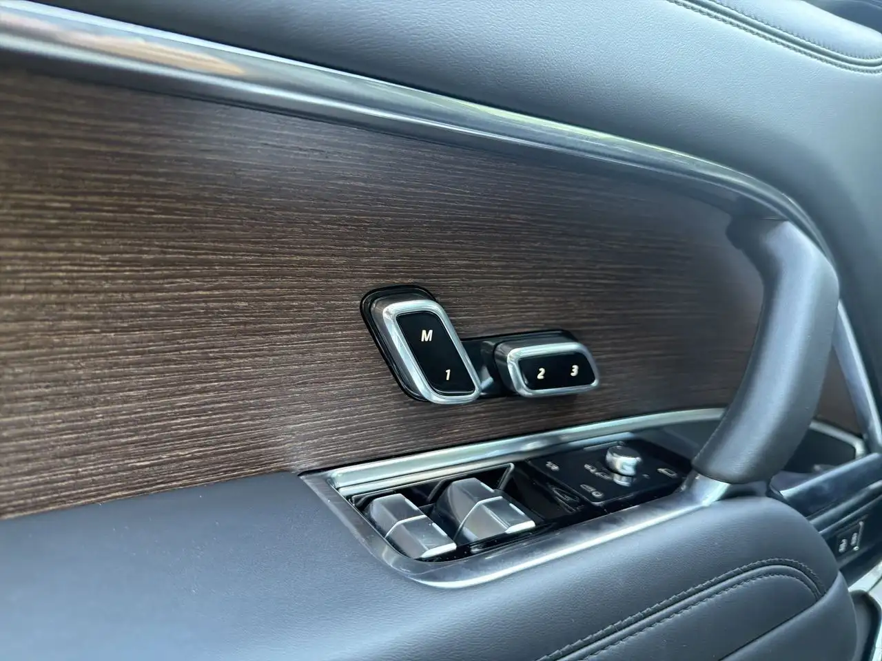 Land Rover Range Rover - Image 9