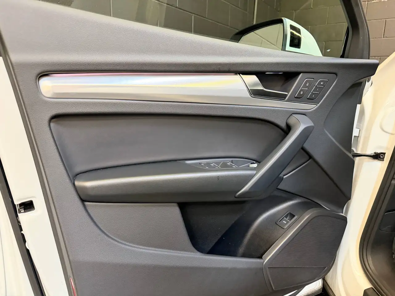 Audi Q5 - Image 12