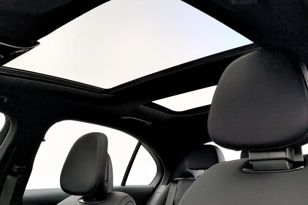 Mercedes-Benz C-Class - Image 11