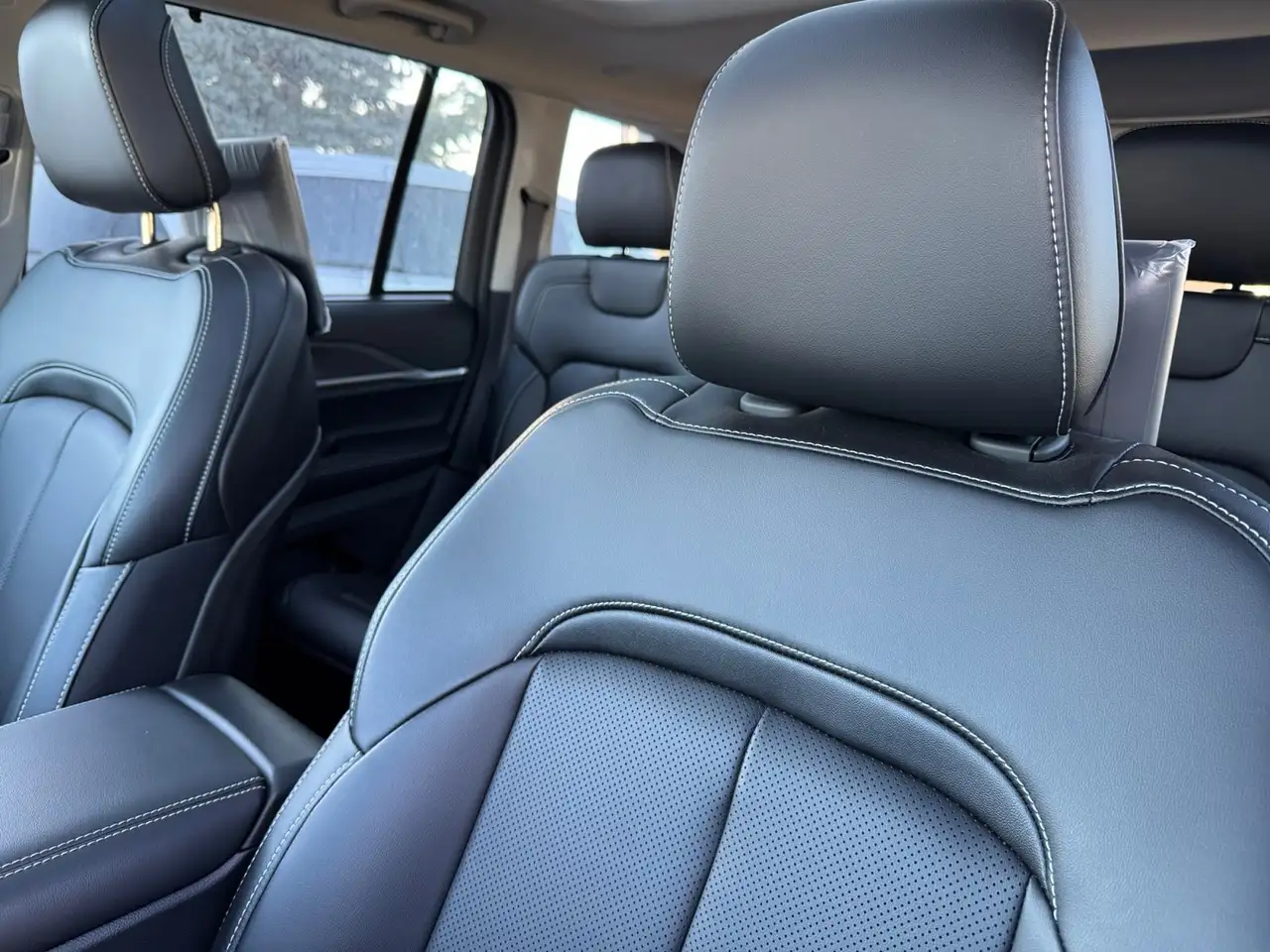 Jeep Grand Cherokee - Image 24