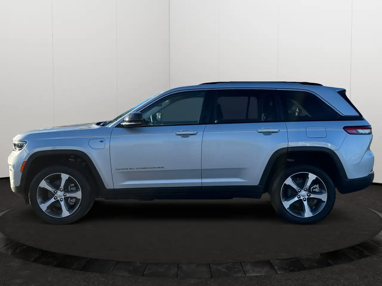 Jeep Grand Cherokee - Image 2