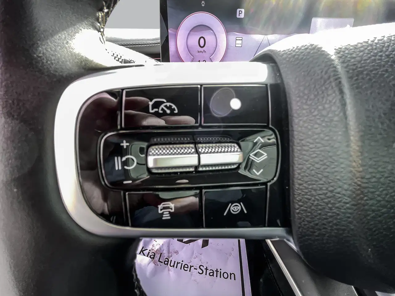 Genesis GV70 - Image 14