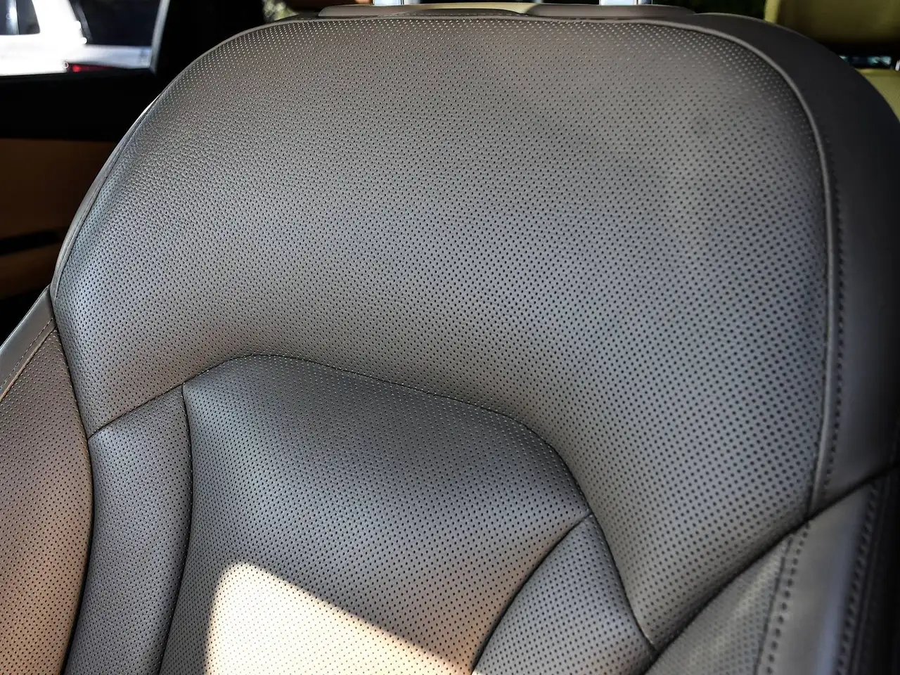 Audi Q7 - Image 15