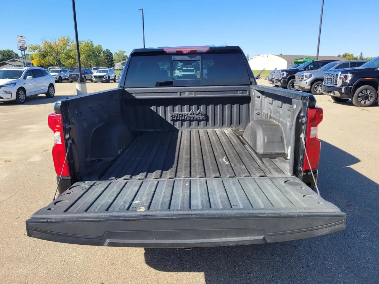 Chevrolet Silverado 1500 - Image 6