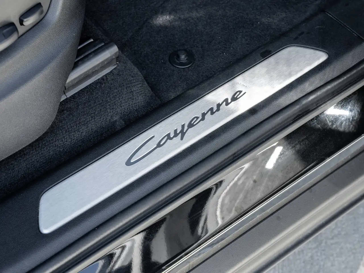 Porsche Cayenne - Image 31