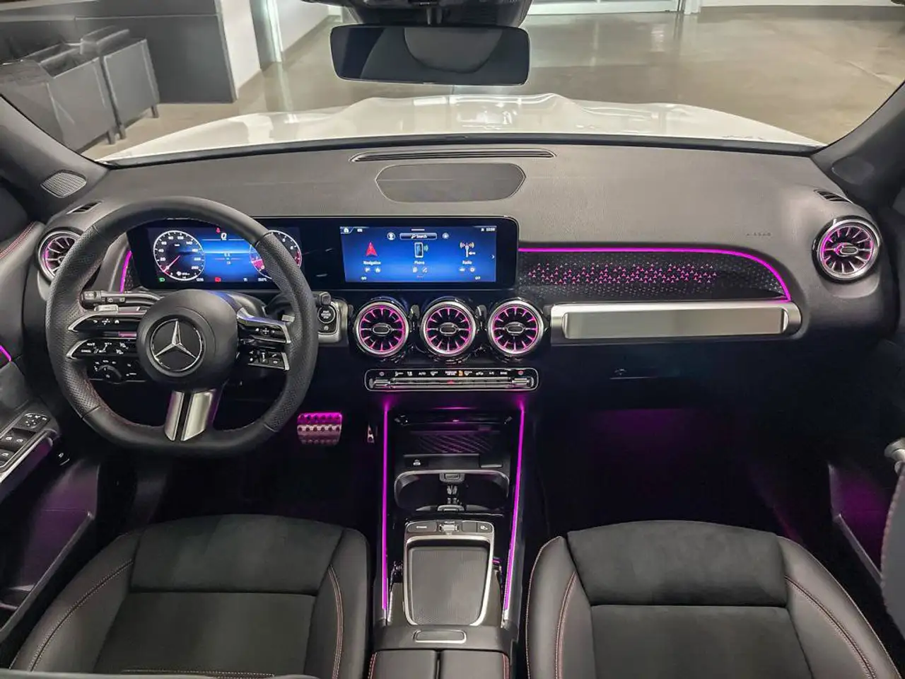 Mercedes-Benz GLB - Image 10