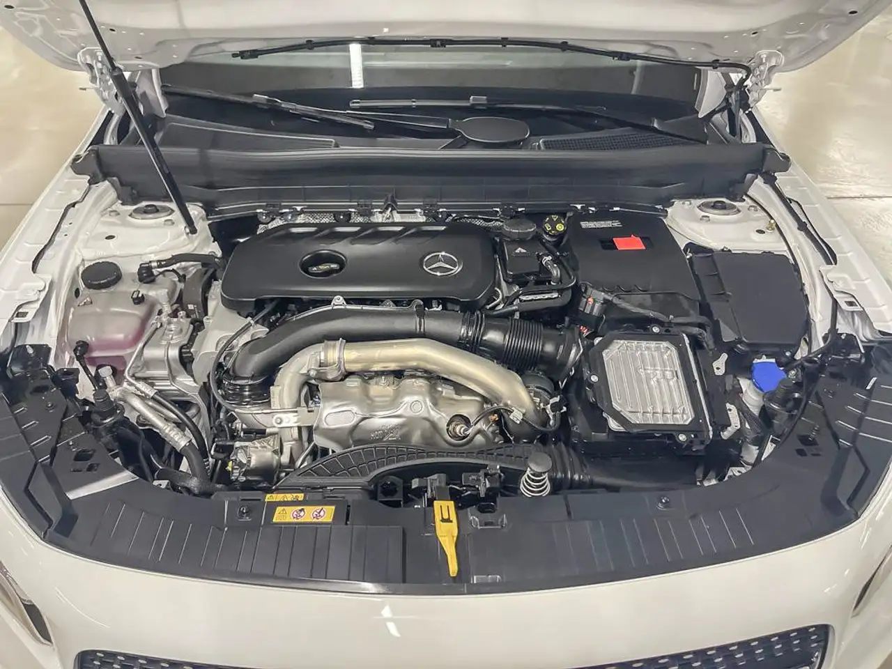 Mercedes-Benz GLB - Image 20