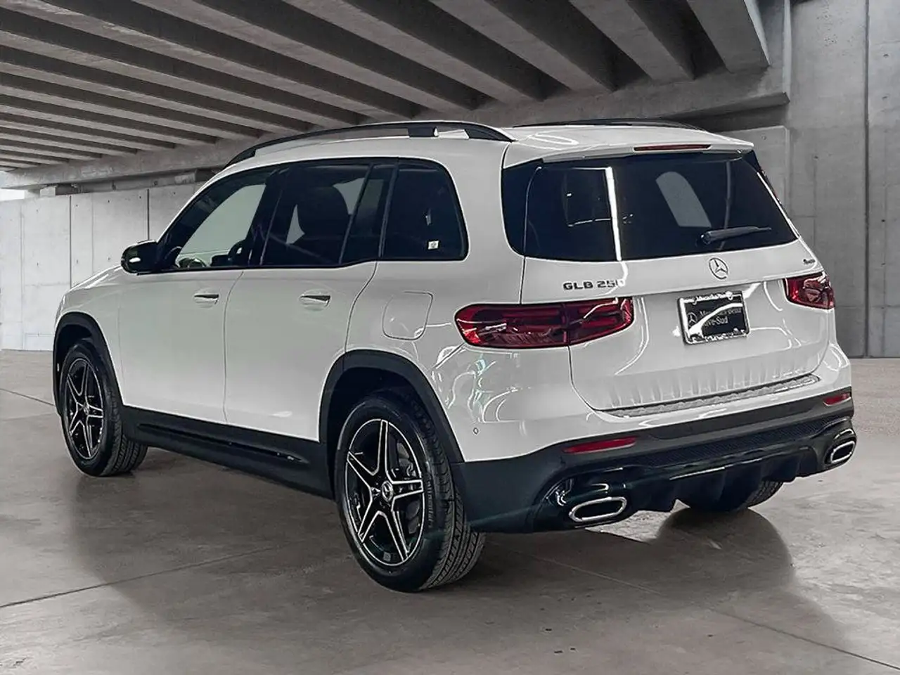 Mercedes-Benz GLB - Image 3