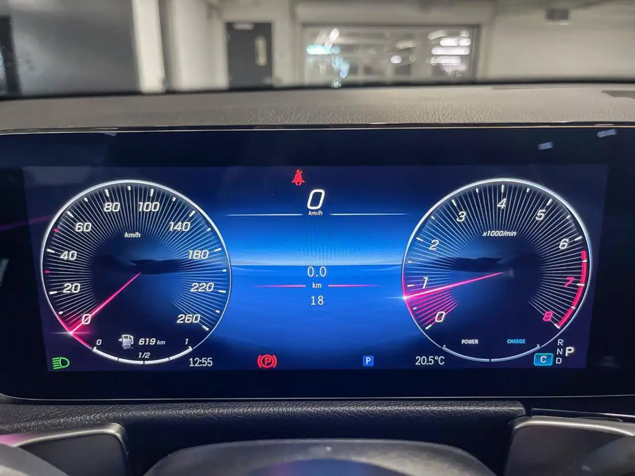 Mercedes-Benz GLB - Image 15